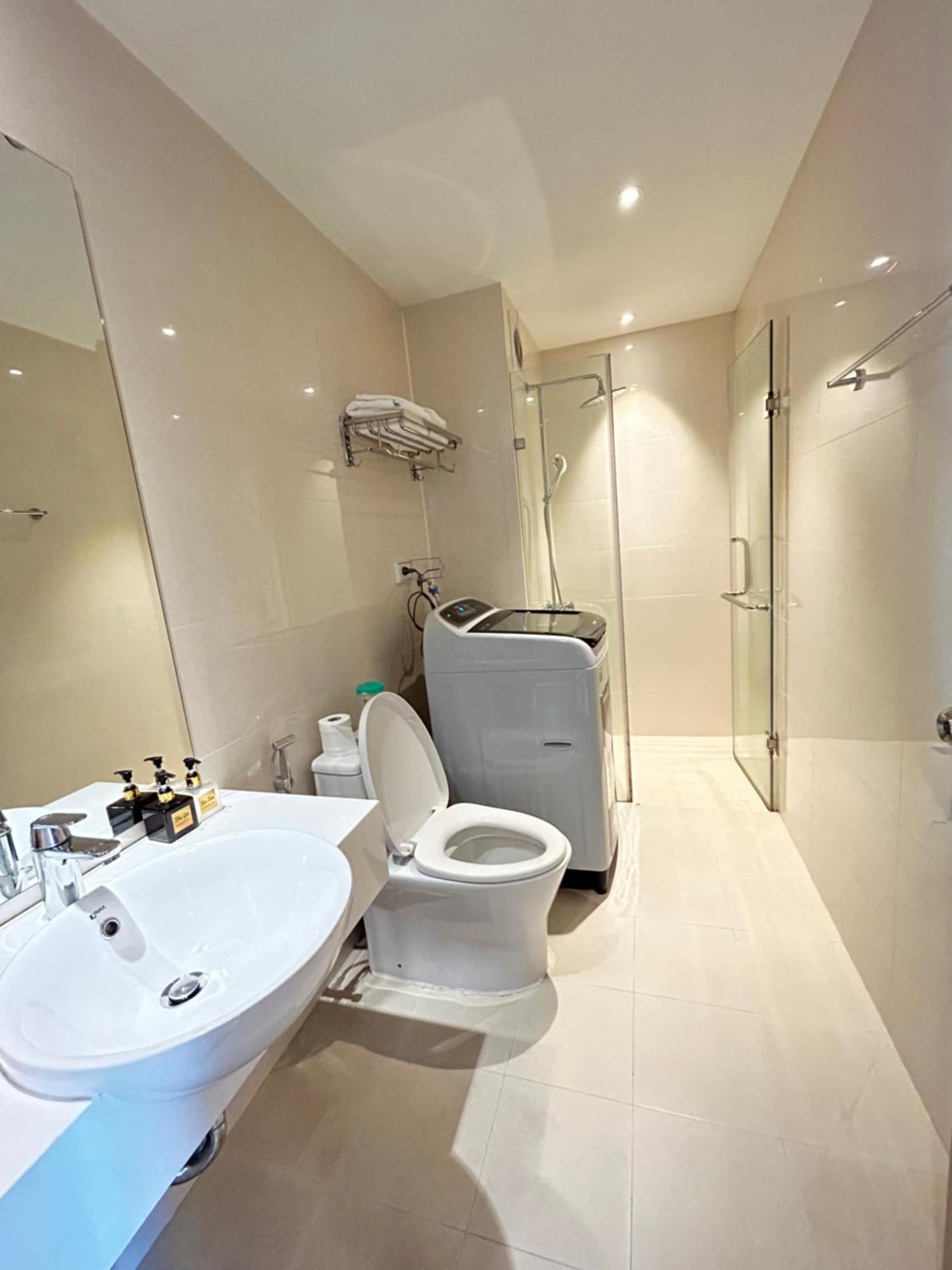 Sunday Premium Apartment Ha Long Exterior foto
